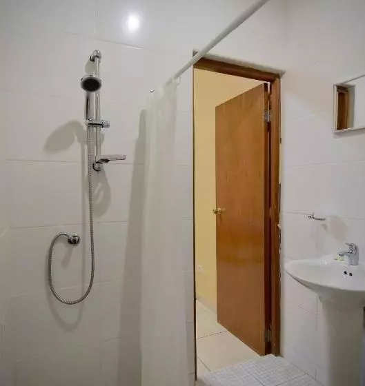 Pista Q Hostel And Apartments