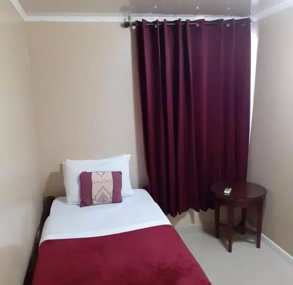 Pista Q Hostel And Apartments