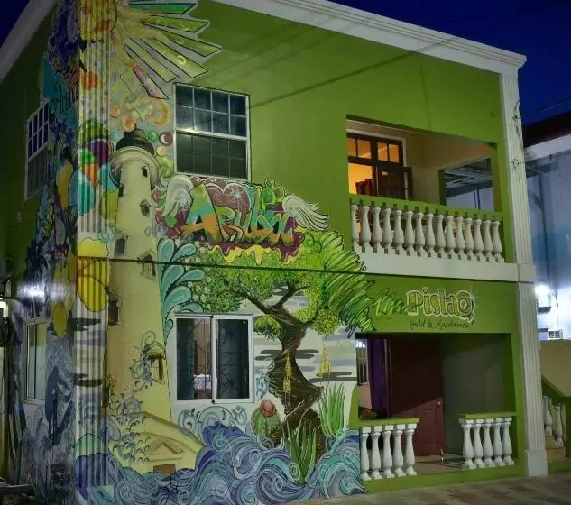 Pista Q Hostel And Apartments