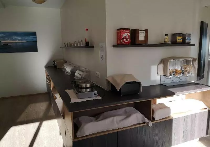 هاستل Puffin Hotel Vík