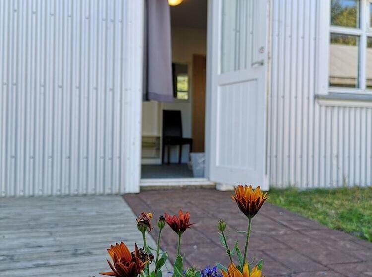 هاستل Puffin Hotel Vík