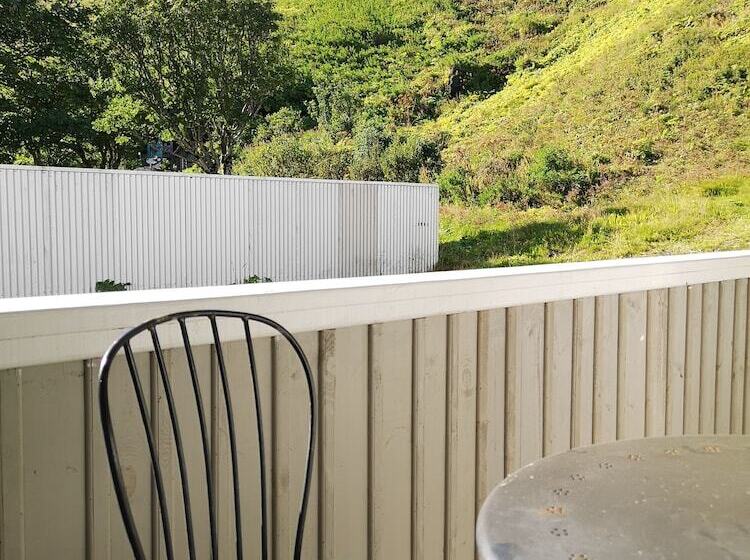 هاستل Puffin Hotel Vík