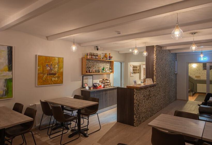 هاستل Puffin Hotel Vík