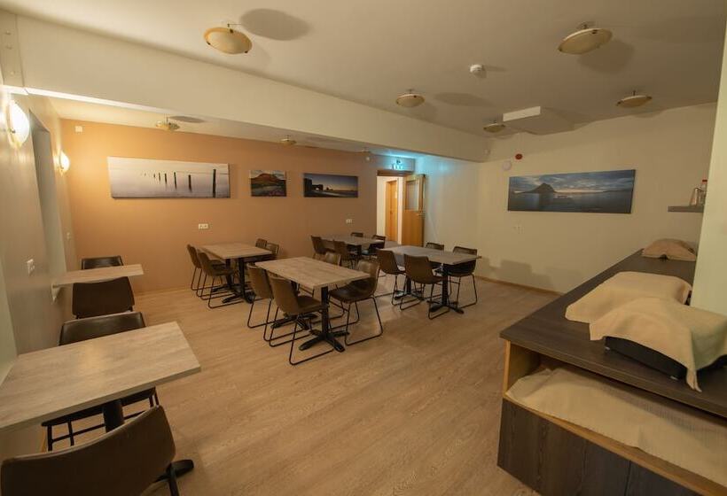 هاستل Puffin Hotel Vík