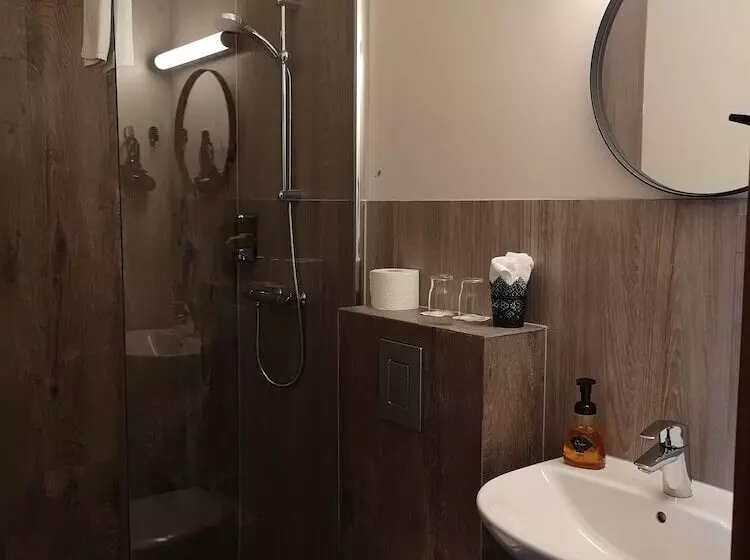 هاستل Puffin Hotel Vík