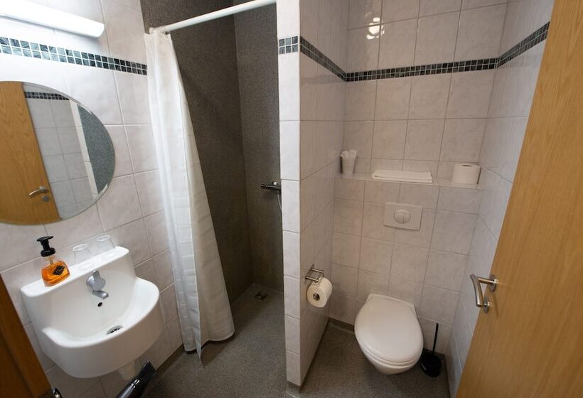 هاستل Puffin Hotel Vík