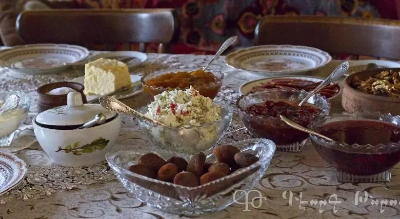 Shushan B&b