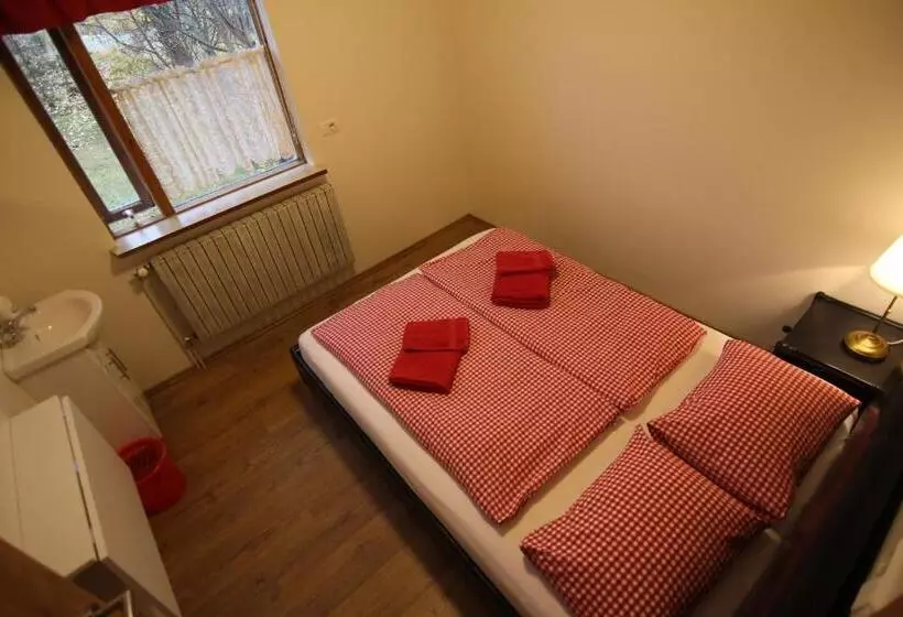 تختخواب و صبحانه Cja Guesthouse