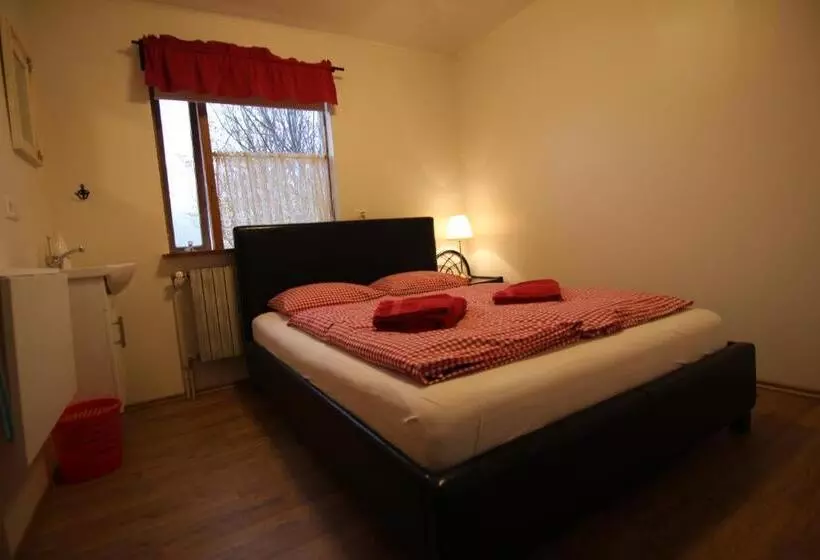 تختخواب و صبحانه Cja Guesthouse