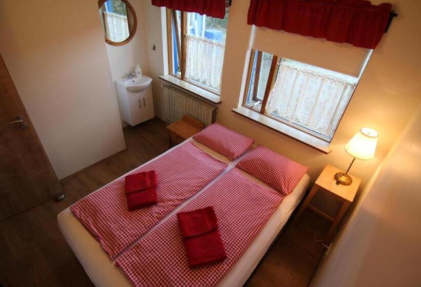 تختخواب و صبحانه Cja Guesthouse