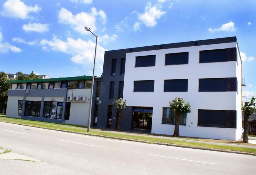 住宿加早餐  Fitromax Ajka