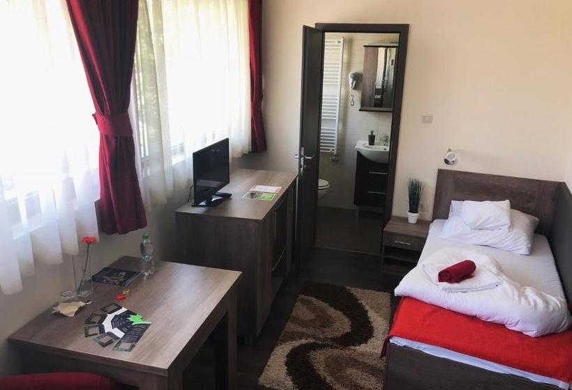 住宿加早餐  Fitromax Ajka