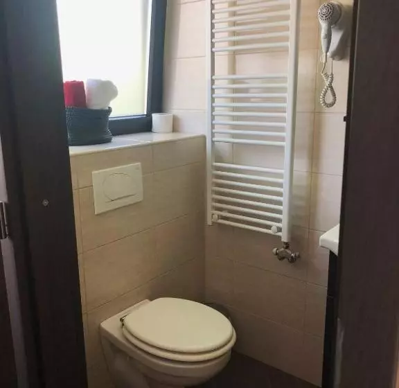 Aamiaismajoitus (B&B) Fitromax Ajka