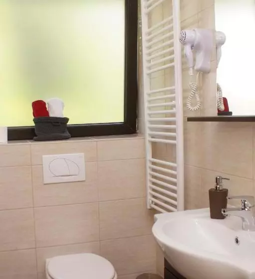 Aamiaismajoitus (B&B) Fitromax Ajka