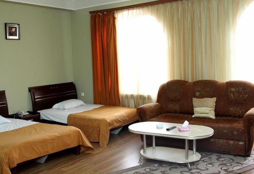 تختخواب و صبحانه Golden Apricot