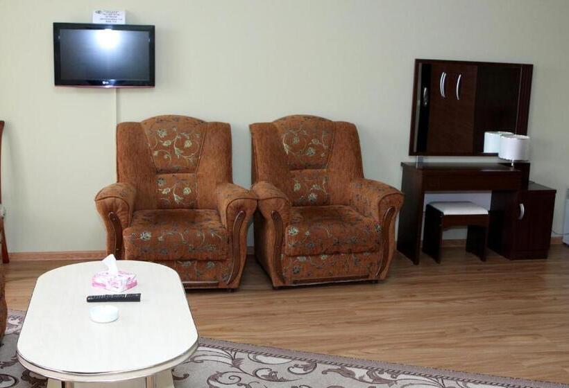 تختخواب و صبحانه Golden Apricot