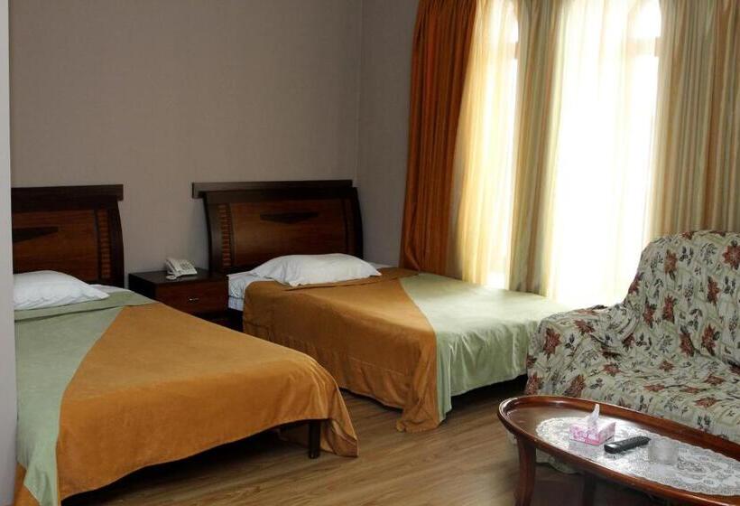 تختخواب و صبحانه Golden Apricot