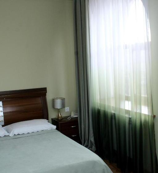 تختخواب و صبحانه Golden Apricot