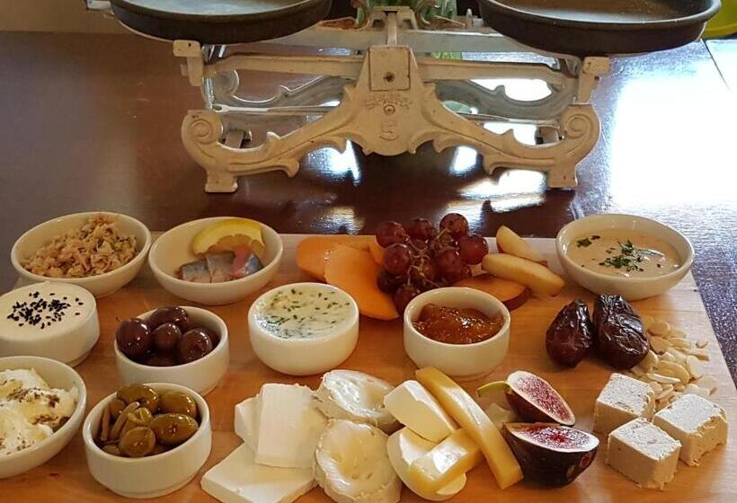 Bed and Breakfast Lishansky Since 1936