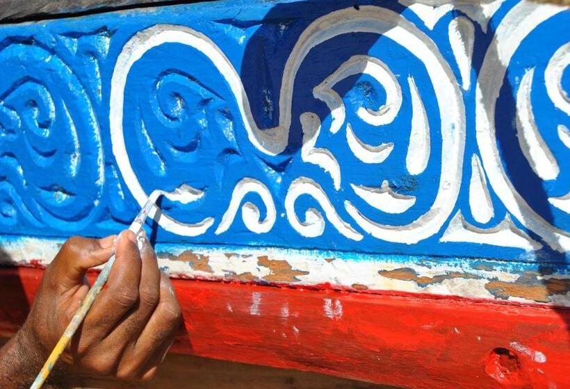 تختخواب و صبحانه Shella White House