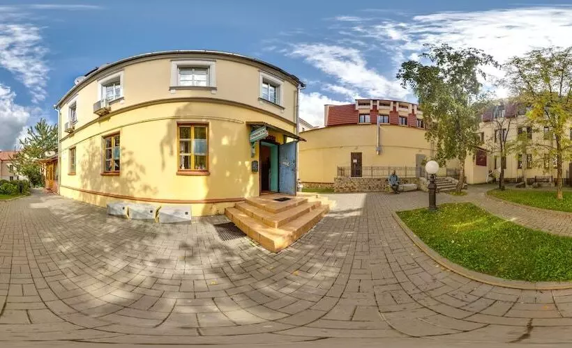 تختخواب و صبحانه Trinity Hostel