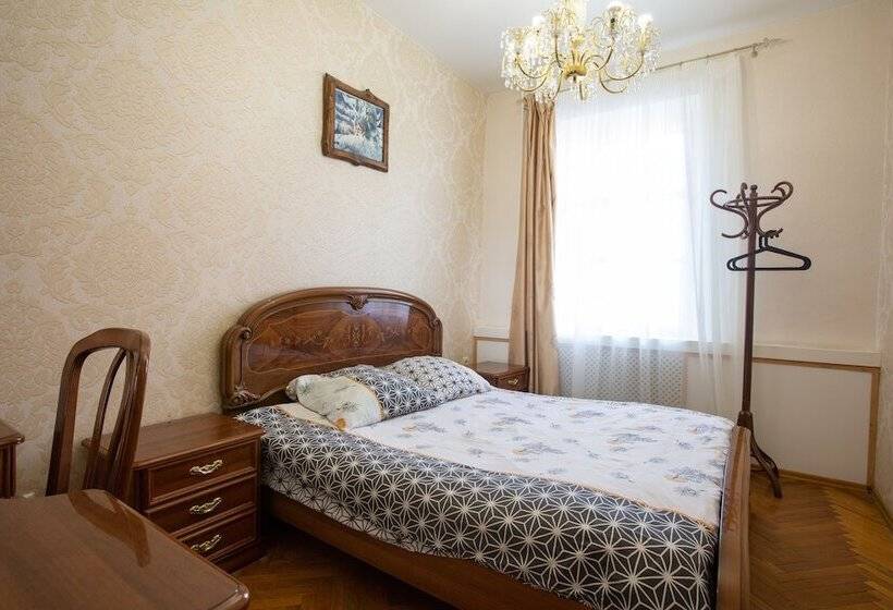 تختخواب و صبحانه Trinity Hostel