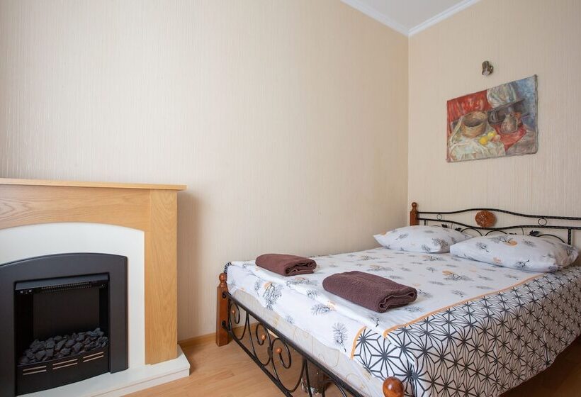 تختخواب و صبحانه Trinity Hostel