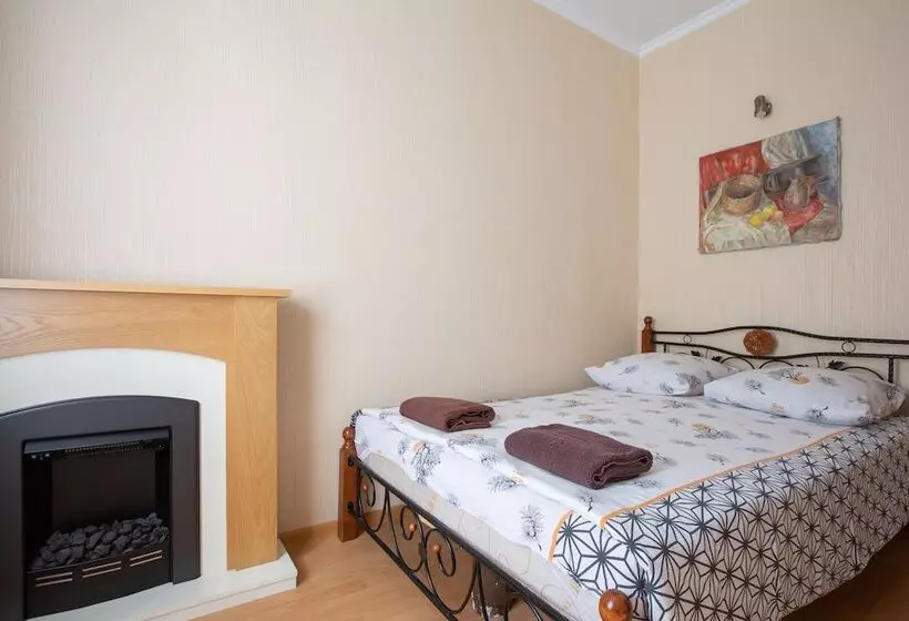تختخواب و صبحانه Trinity Hostel