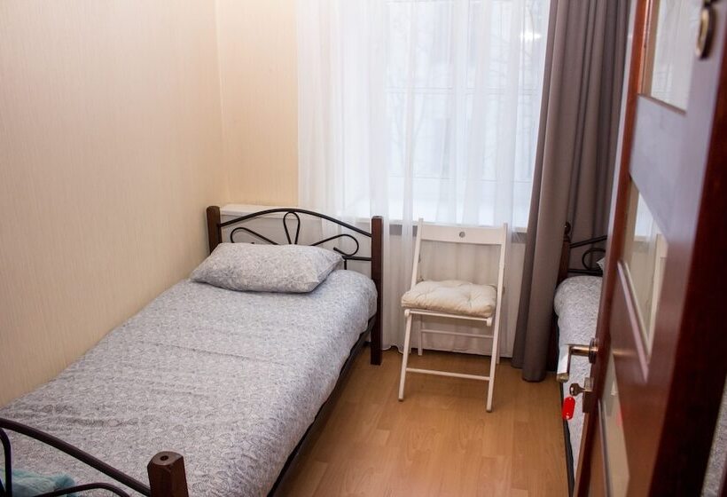 تختخواب و صبحانه Trinity Hostel