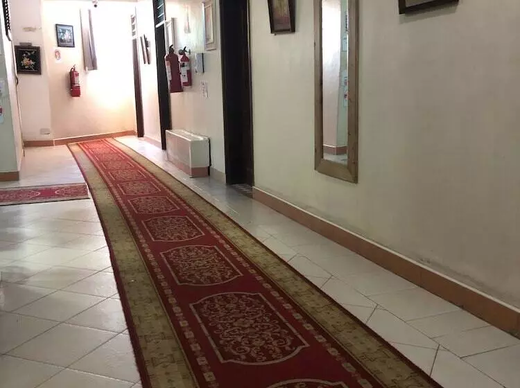 تختخواب و صبحانه Tudor Water Sports