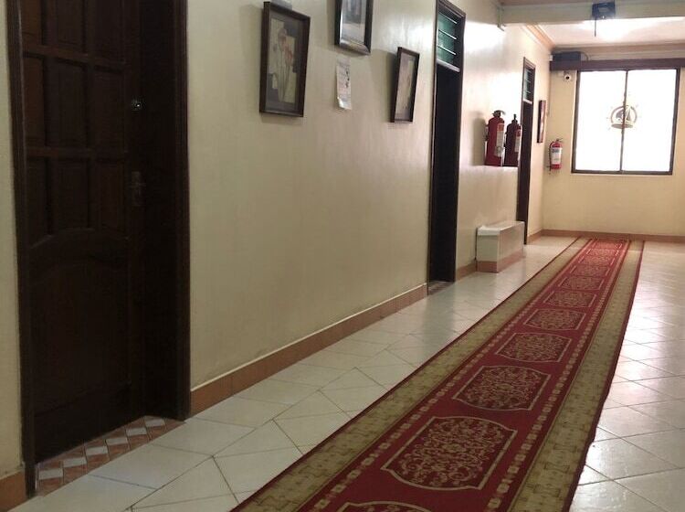 تختخواب و صبحانه Tudor Water Sports