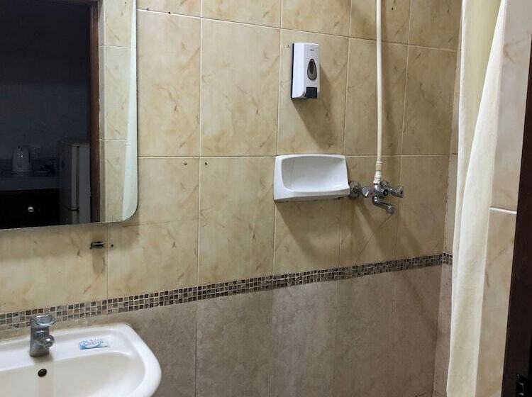 تختخواب و صبحانه Tudor Water Sports