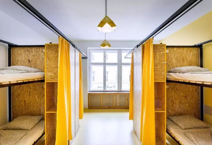 Essential Hostel