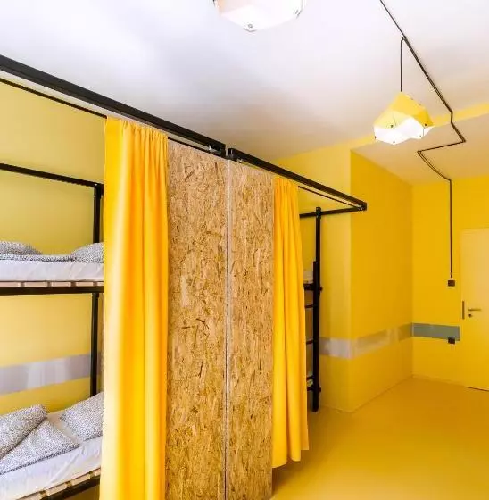 Essential Hostel