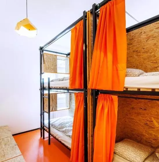 Essential Hostel