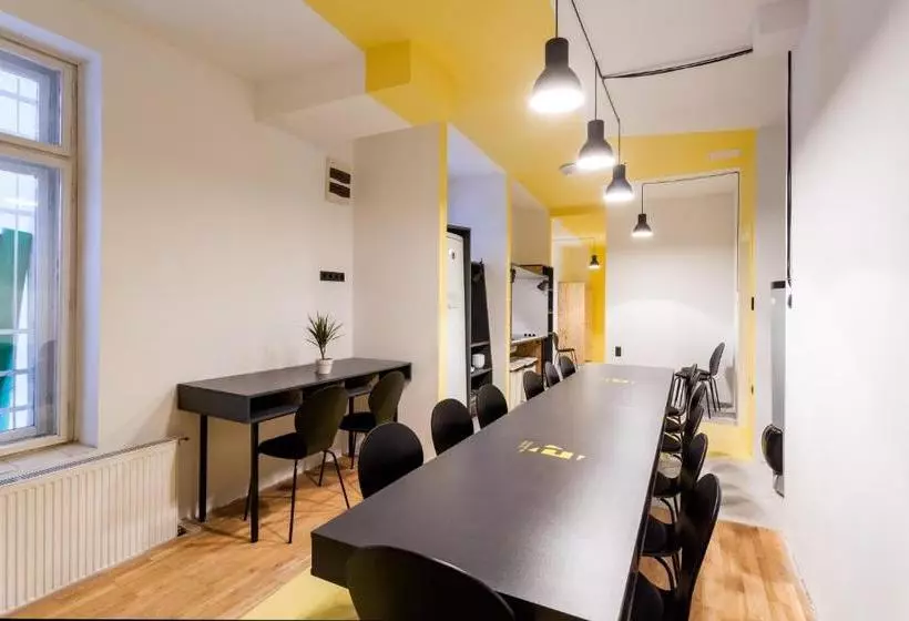 Essential Hostel