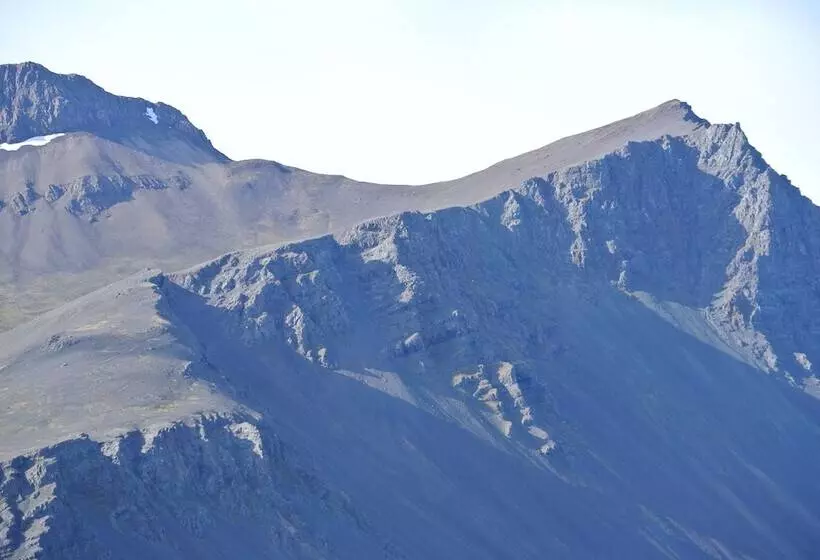 هتل Hafnarfjall
