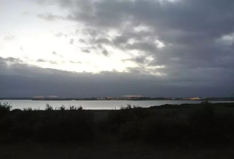 هتل Hafnarfjall