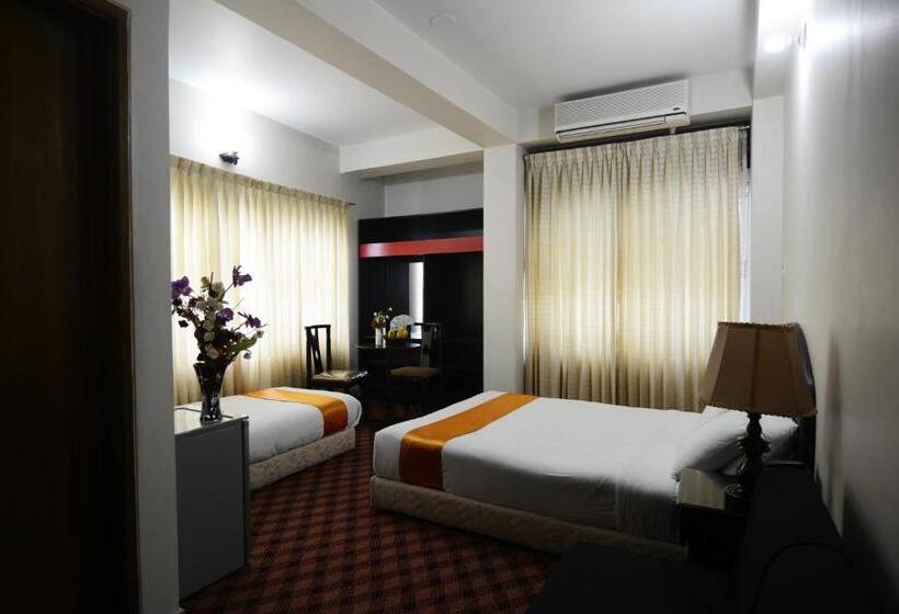 هتل Holiday Xpress