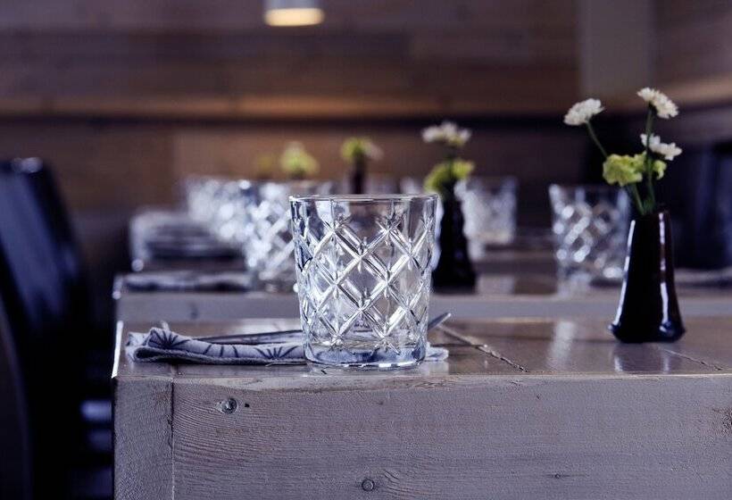 هتل Hraunsnef Country