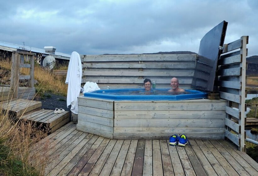 هتل Hraunsnef Country