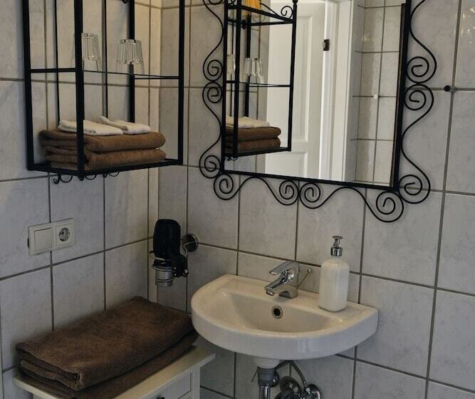 هتل Hraunsnef Country