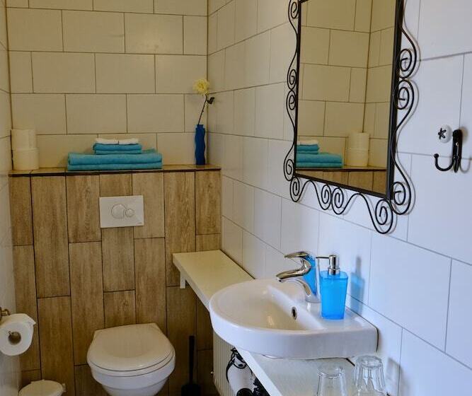 هتل Hraunsnef Country