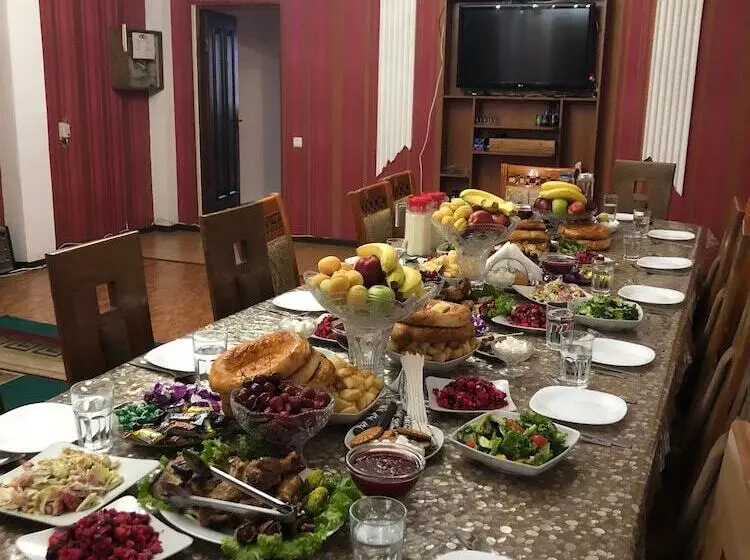 هتل King House