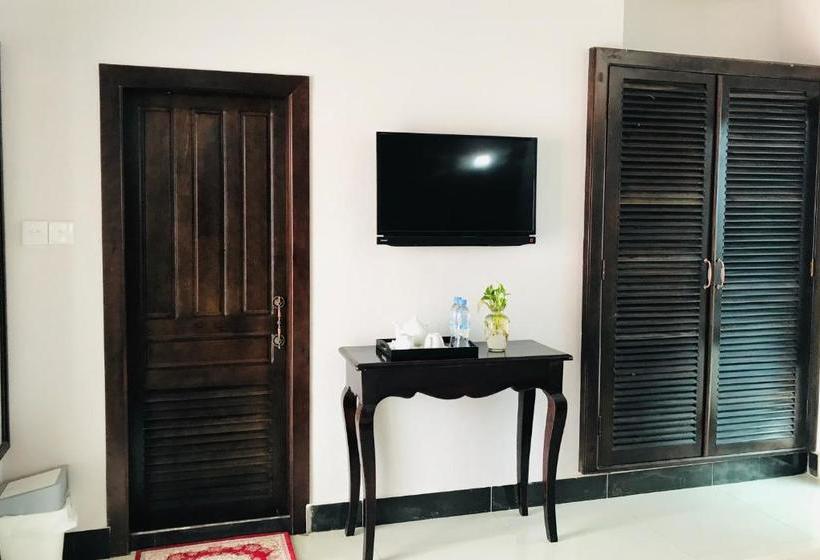 Отель Reasmey Cheanich