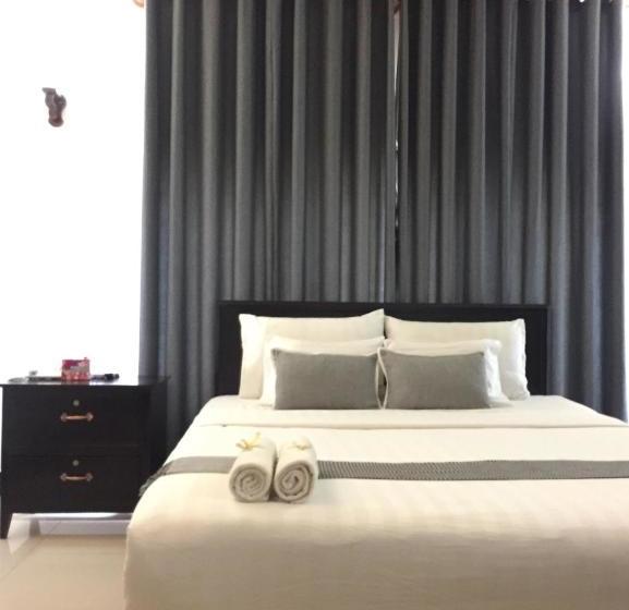 Отель Reasmey Cheanich