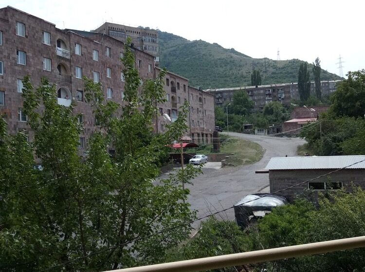 Hotel Sanahin Bridge