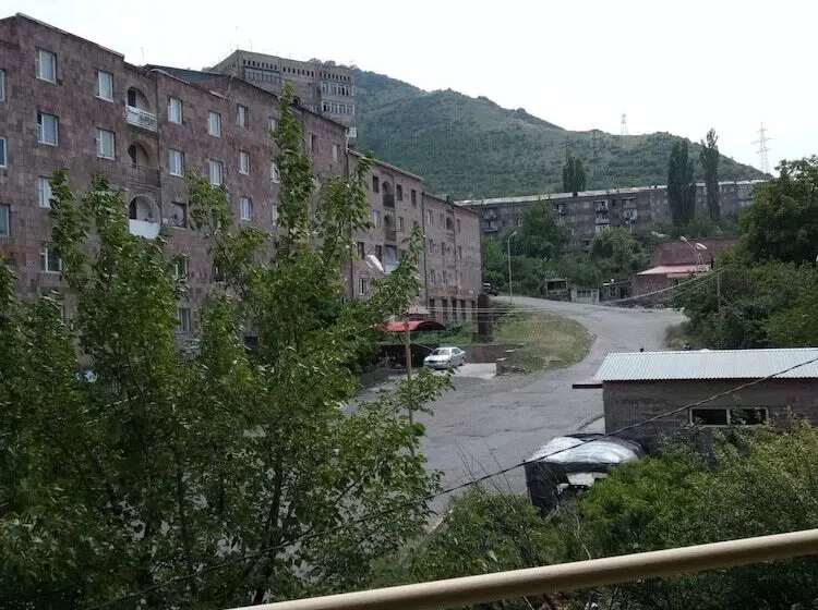 هتل Sanahin Bridge