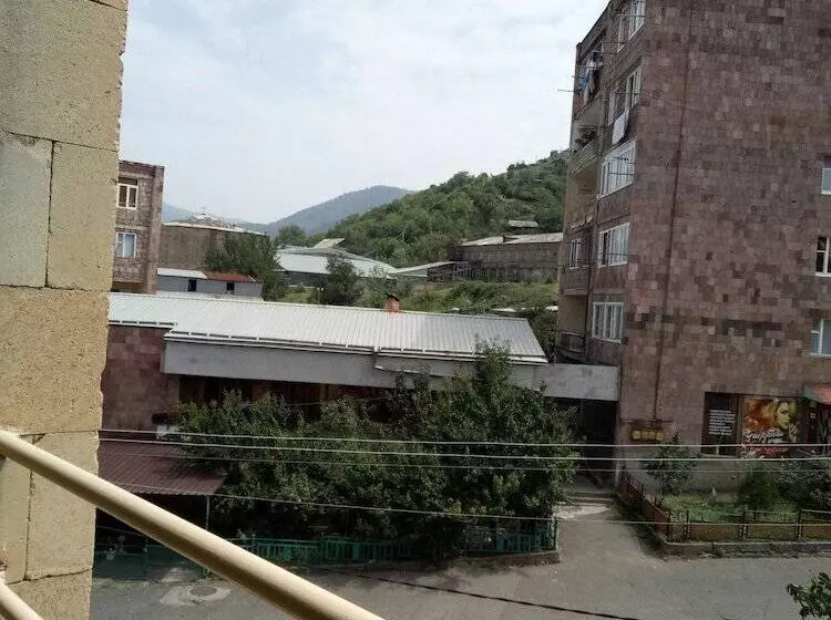 هتل Sanahin Bridge
