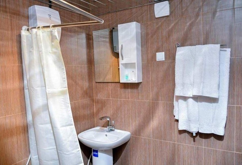 Hotel Sanahin Bridge